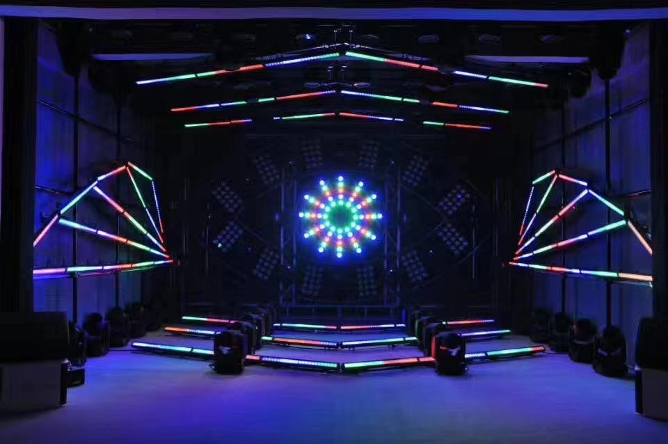 Lèche-mur à LED RGBW - Vanray