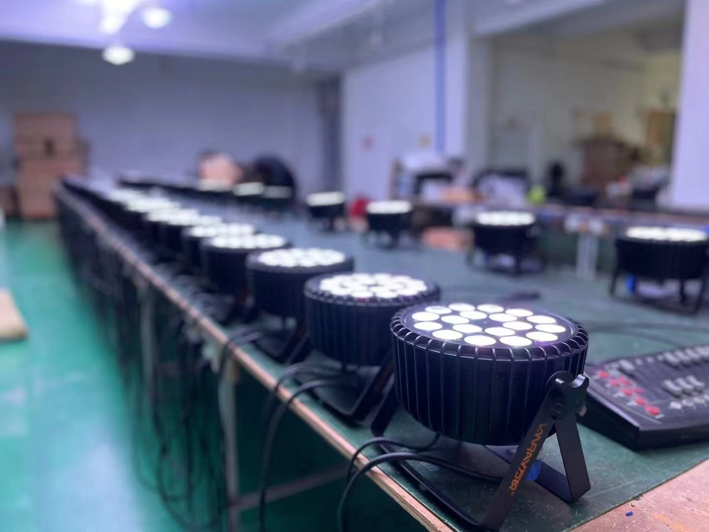 petits projecteurs LED PAR-CAN - Vanray