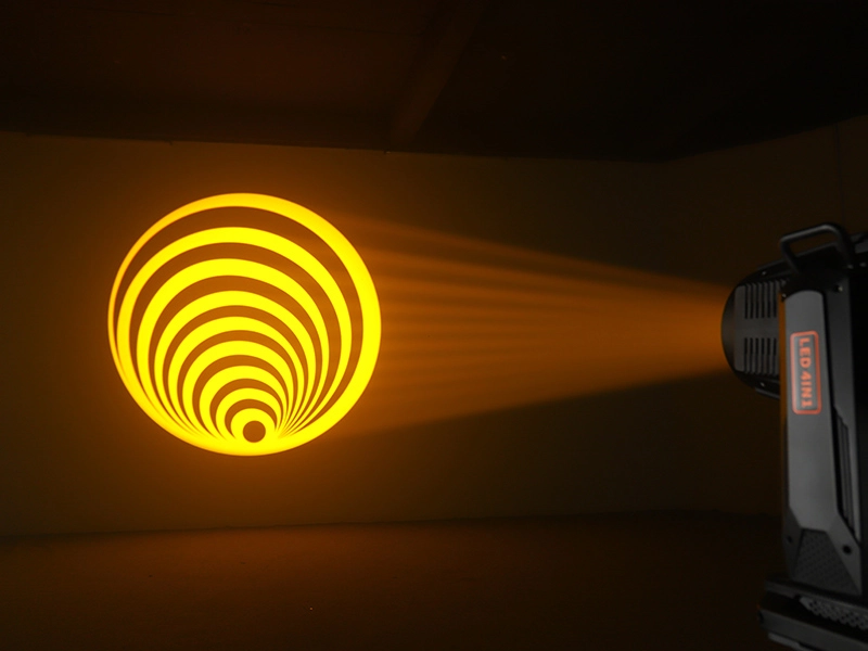 Profilé de lyre mobile à LED adapté aux événements - Vanray