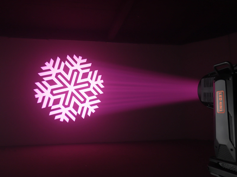 Tête mobile hybride à LED adaptée aux performances de spectacle - Vanray
