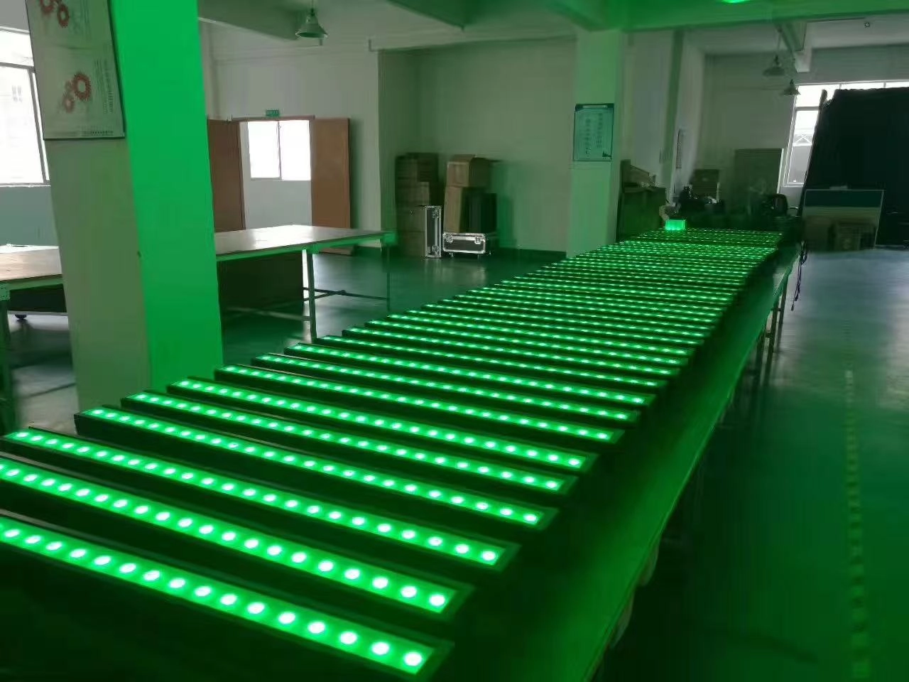 Lèche-mur extérieur à LED - Vanray