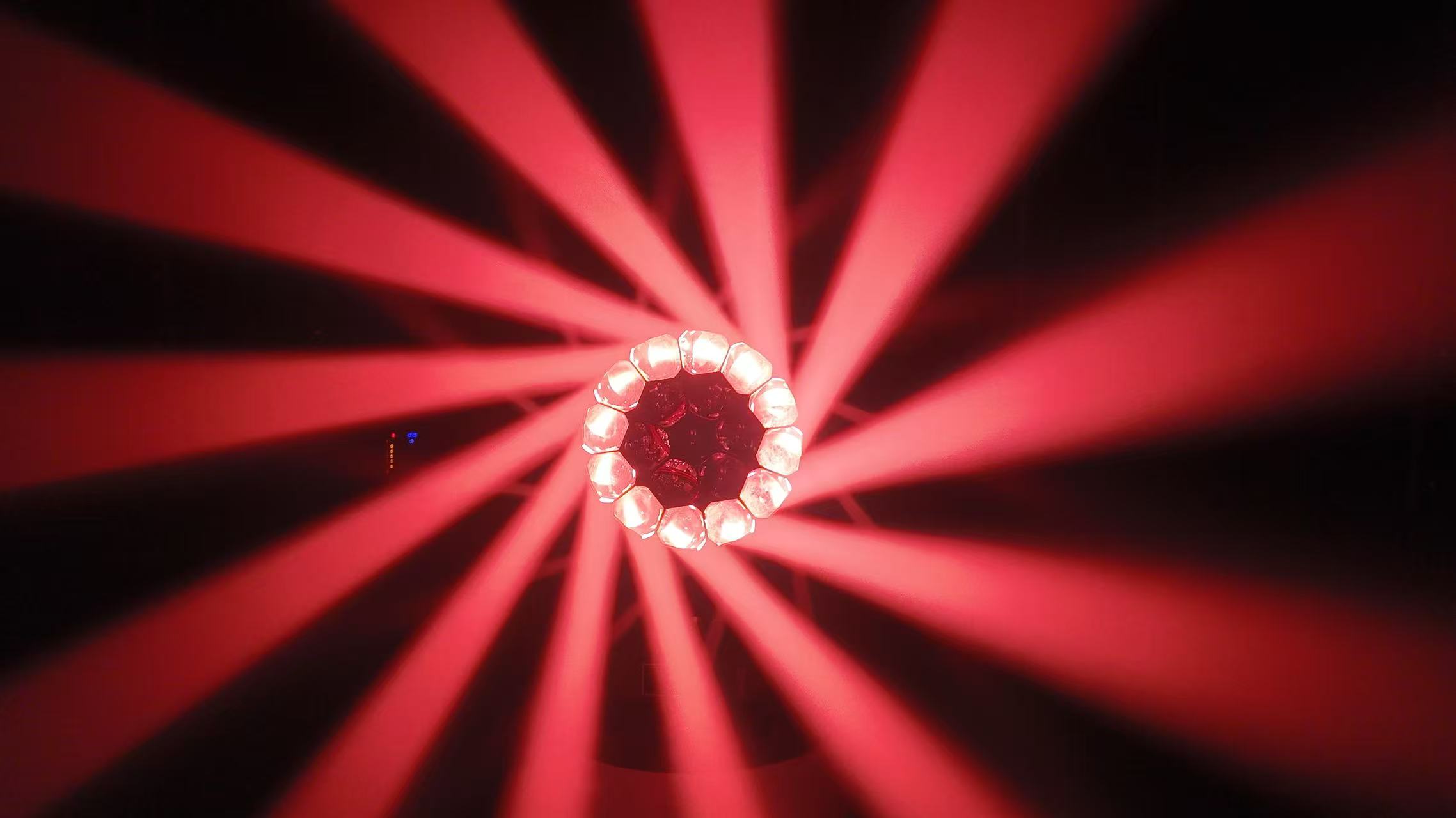 zoom moving head rgbw