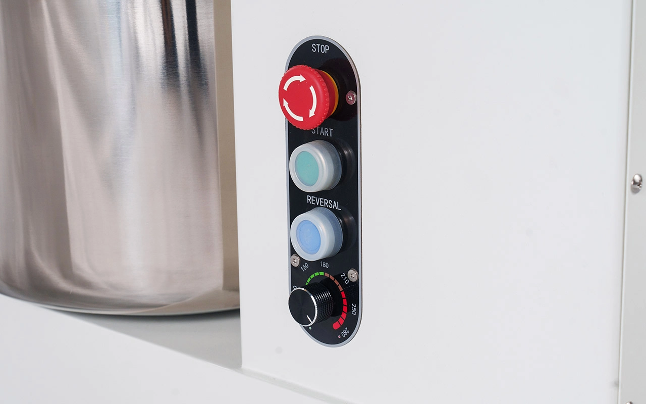 Easy-to-operate-control-panel Easy-to-operate control panel