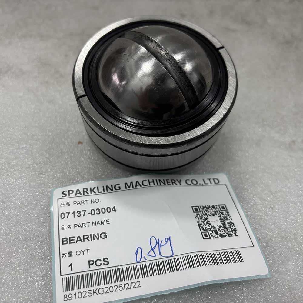 07137-03004 Bearing for Komatsu Construction Equipment HD325-6 HD465-7 HD605-7 Komatsu bearing 07137-03004 close-up detail
