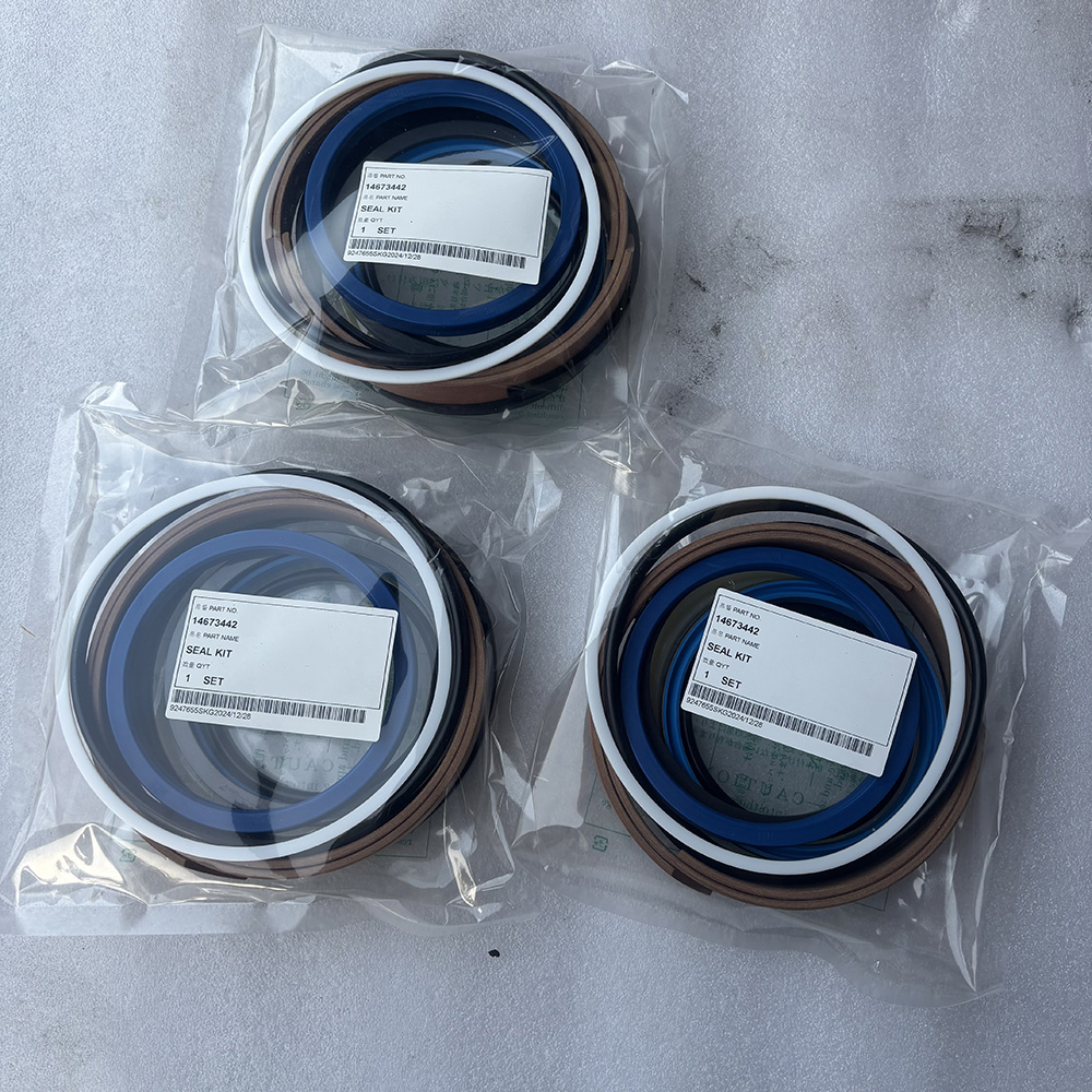 EW210C EW210D VOE 14673442
VOE14673442 STABILISER CYLINDER SEAL KIT