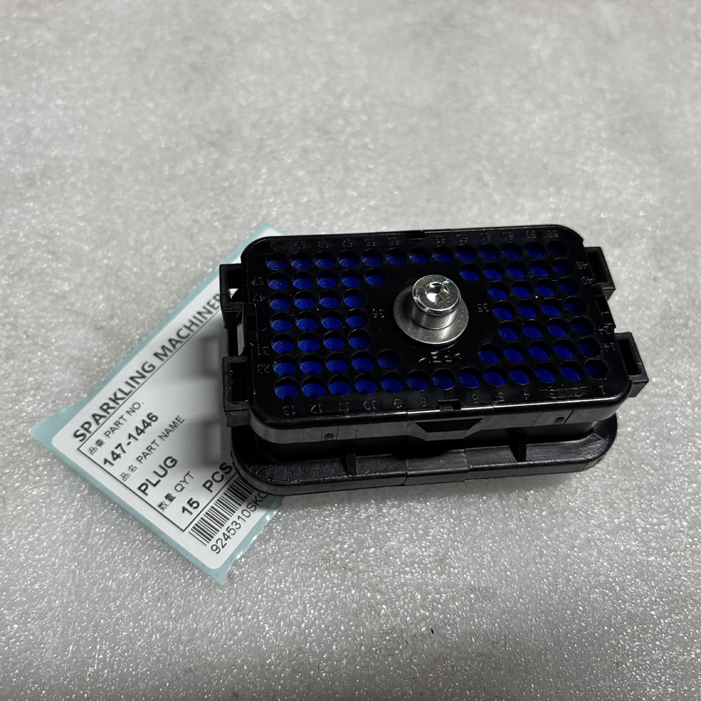 Plug 147-1446 for CAT wheel tractor-scraper 621