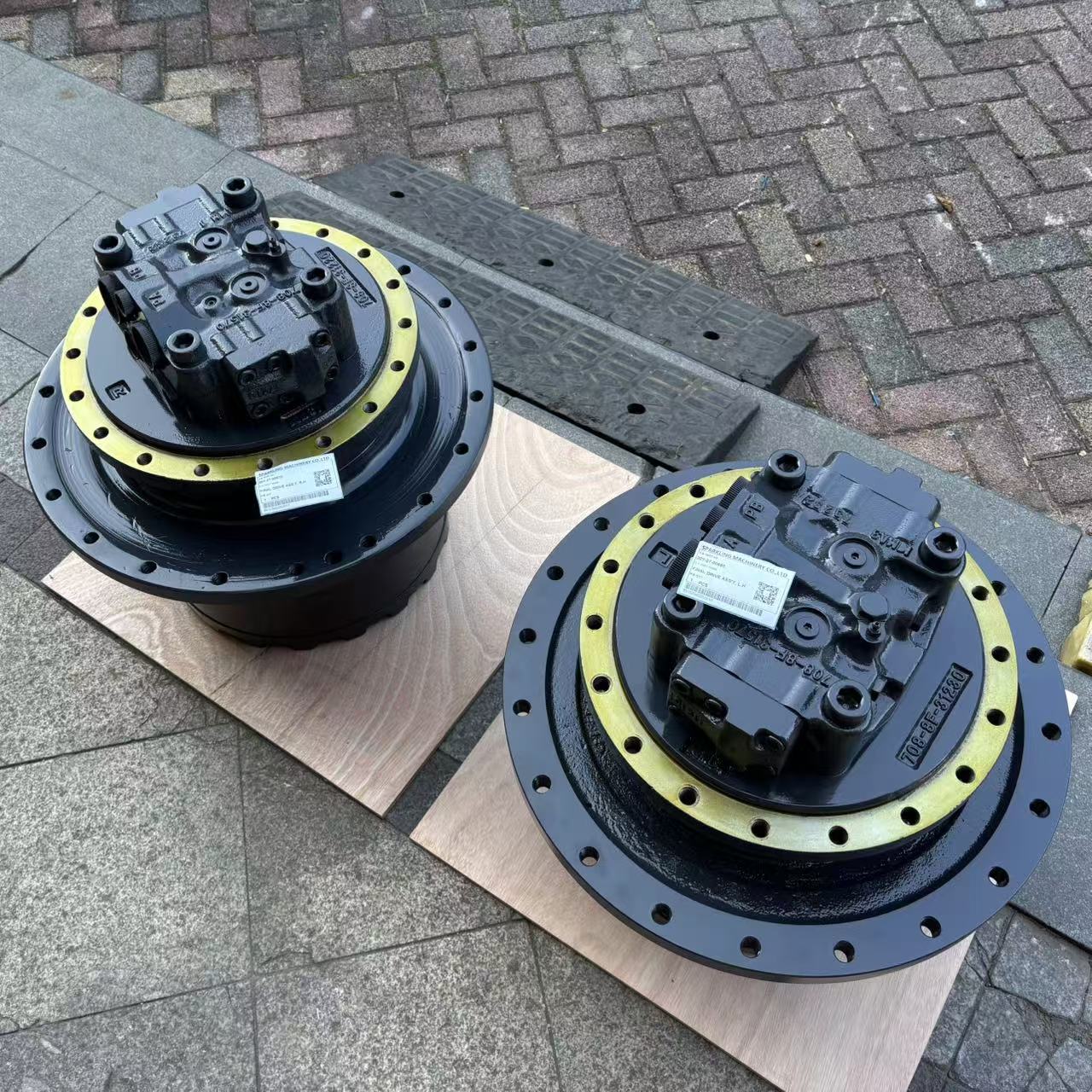 Excavator Spare Parts  20Y-27-00670 20Y-27-00660 FINAL DRIVE ASSY, RH/LH FOR PC200-8MO PC210L-10