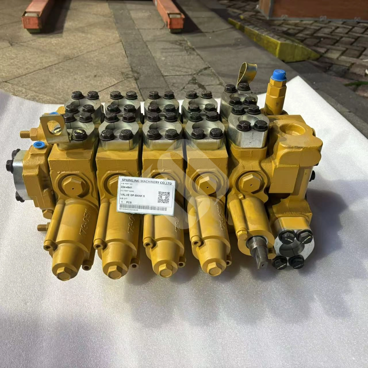 BULLDOZER SPARE PARTS 224-4941 2244941 CA2244941 VALVE GP-BANK FOR D7R D7R II D7R XR D7R LGP CATERPILLAR BULLDOZER SPARE PARTS 224-4941 2244941 CA2244941 VALVE GP-BANK FOR D7R D7R II D7R XR D7R LGP