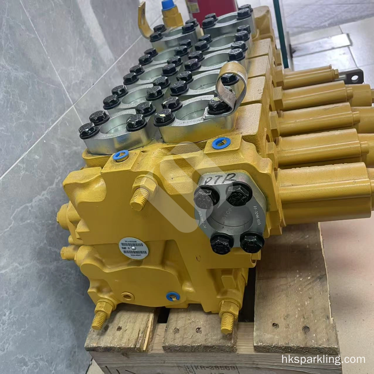 CATERPILLAR BULLDOZER SPARE PARTS 224-4941 2244941 CA2244941 VALVE GP-BANK FOR D7R D7R II D7R XR D7R LGP