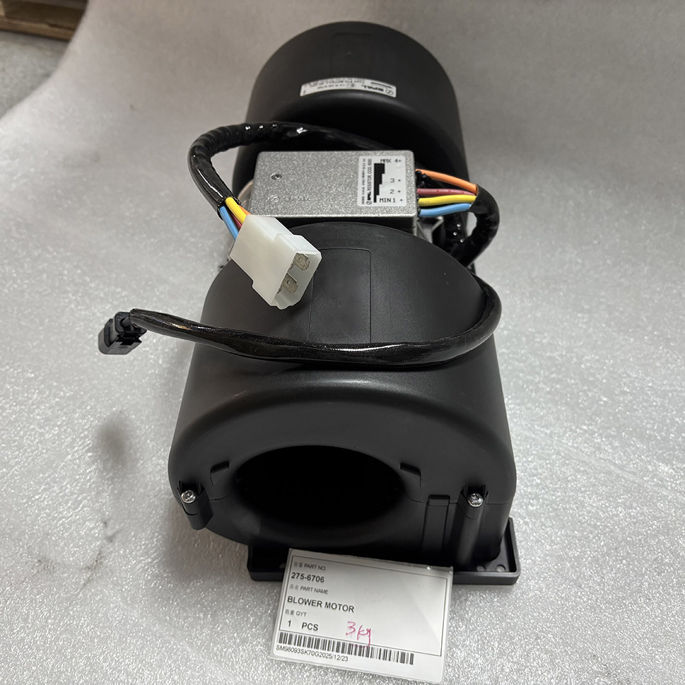 Original Caterpillar 275-6706 blower motor, 24V 3Kg, front view on white background