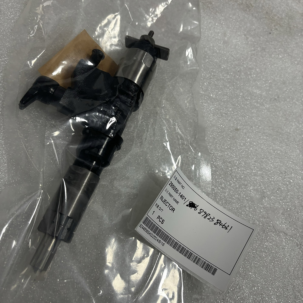 Common Rail Fuel Injector 295050-1401 for Isuzu 4HK1 6HK1 Engine Hitachi Excavator 8-98238463-1 8982384631