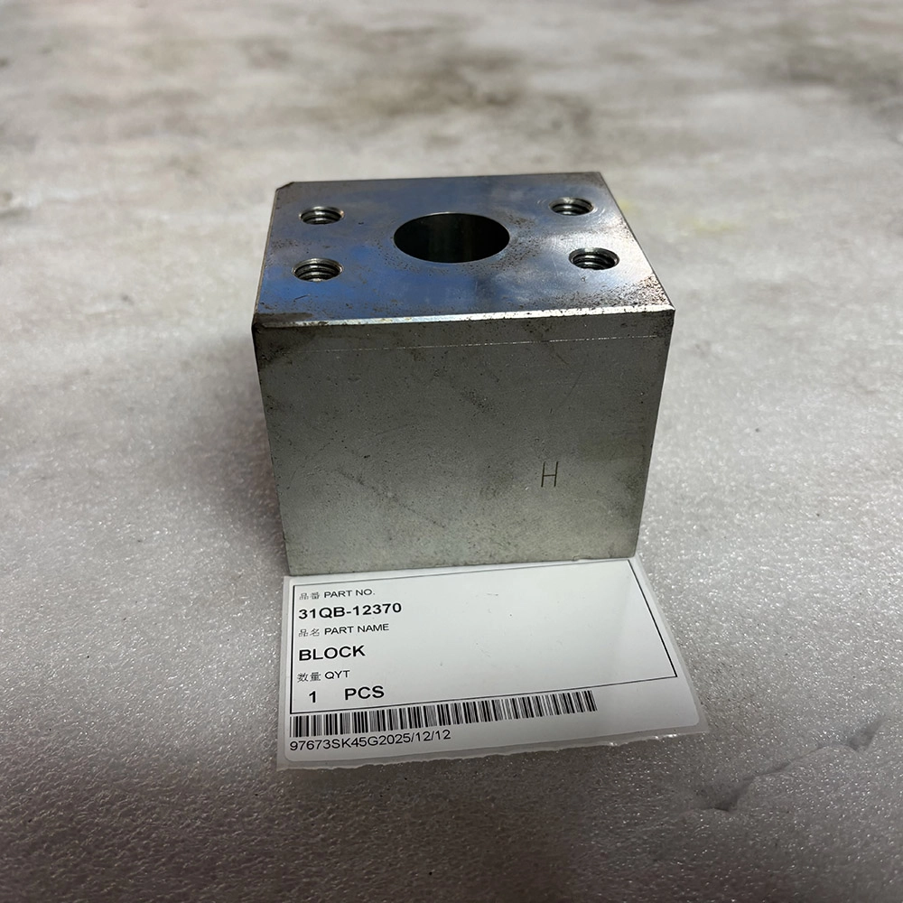 31QB-12370 engine block for Hyundai R480LC-9 crawler excavator