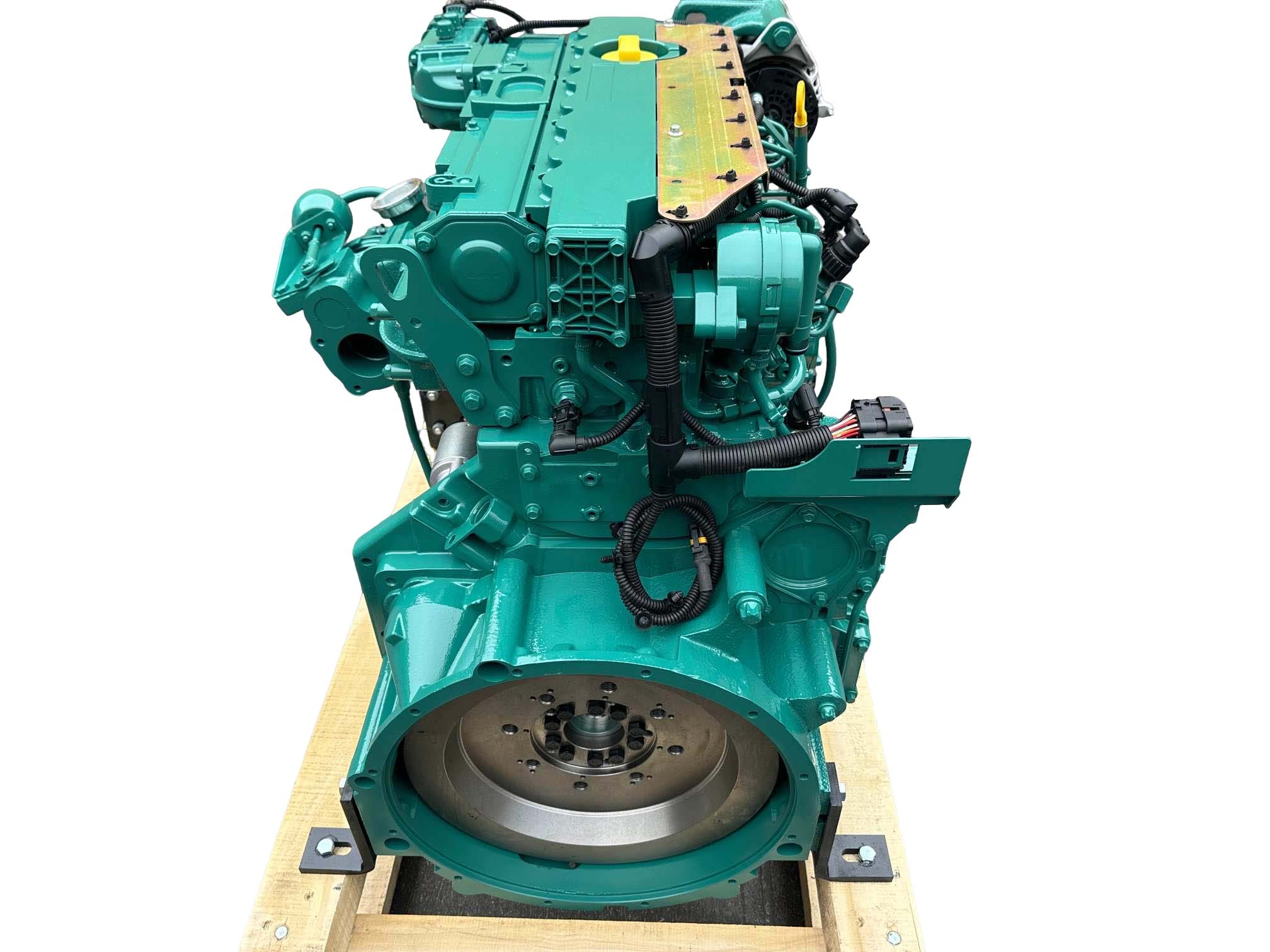 Volvo-D5E-4-cylinder-turbocharged-diesel-engine-side-view