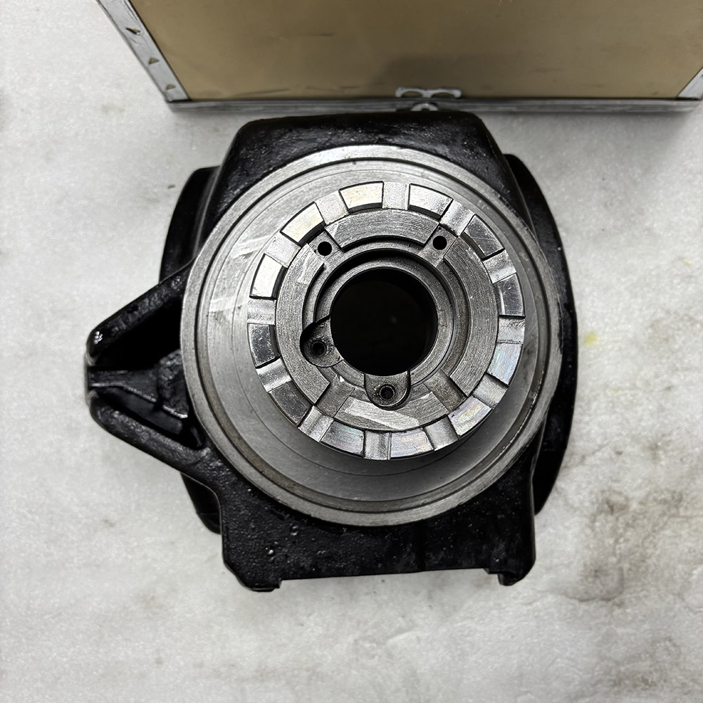 Steering knuckle 4472218025 for Hyundai R170W-3