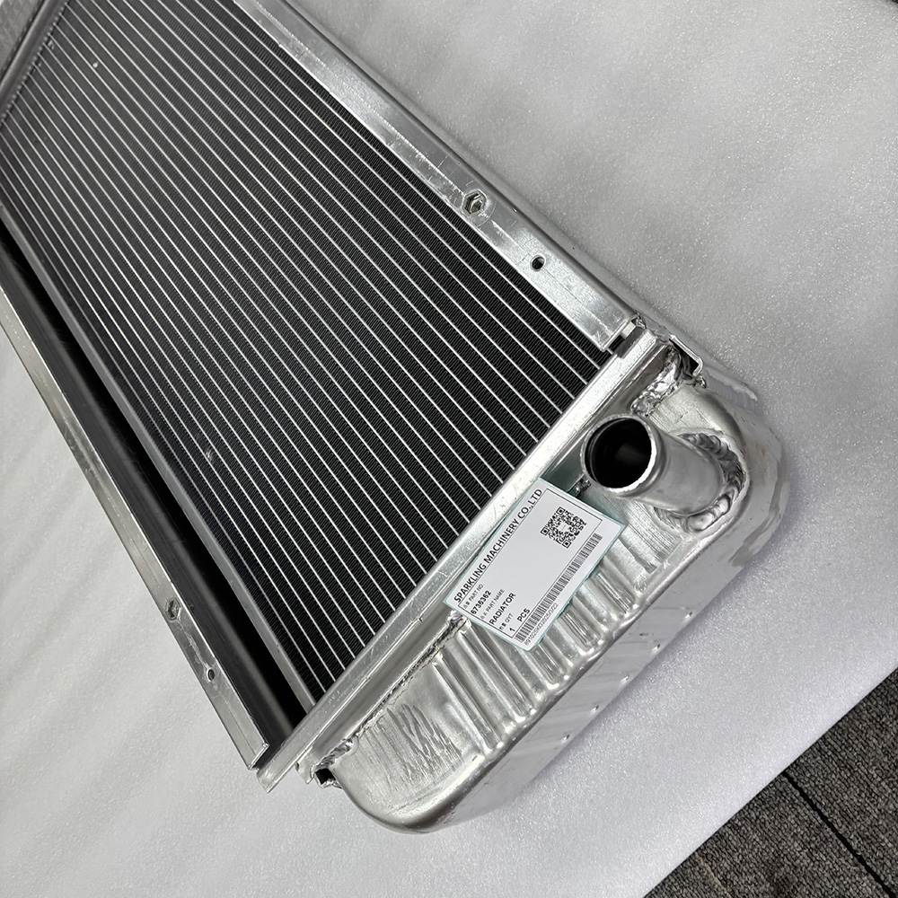 SPARKLING MACHINERY BOBCAT 6736362 RADIATOR