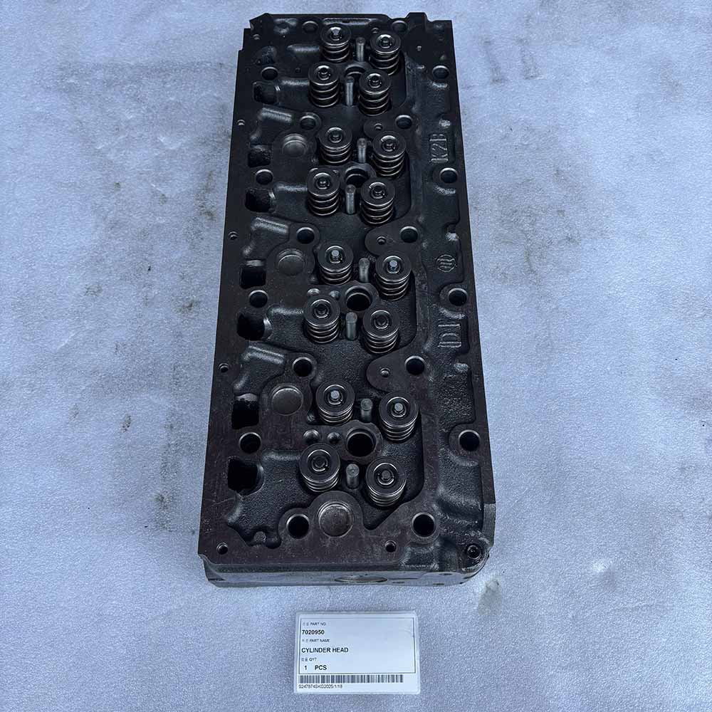 OEM Engine Cylinder Head for Volvo Excavators (Part 7020950)