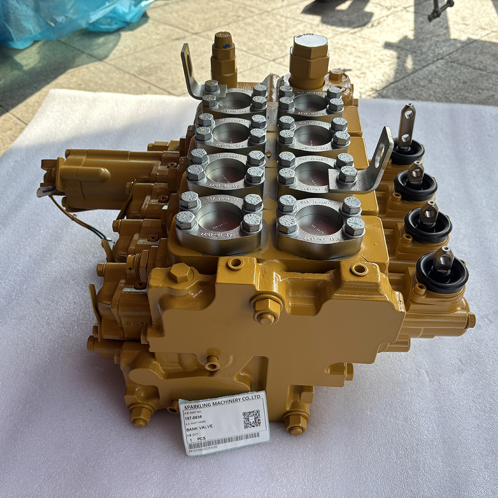 D9R TRACK-TYPE TRACTOR CA1878636 187-8636 1878636 VALVE GP-MAIN CONTROL VALVE ASSY