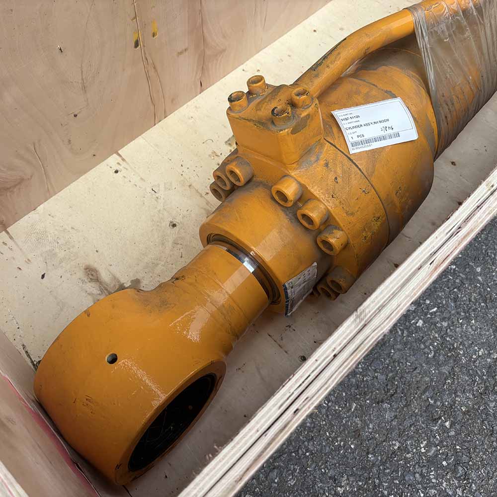 Hyundai HIGH-QUALITY EXCAVATOR PARTS MADE IN CHINA NEW 31Q7-51120 CYLINDER ASS'Y, RH BOOM SPARKLING MACHINERY
