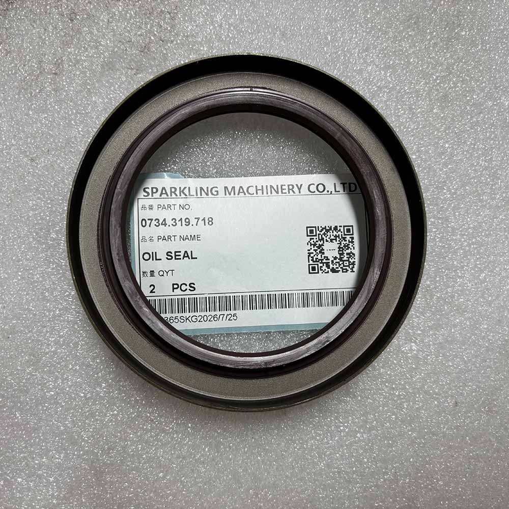 Heavy-duty-elastomer-sealing-lip-and-spring-on-ZF-0734.319.718