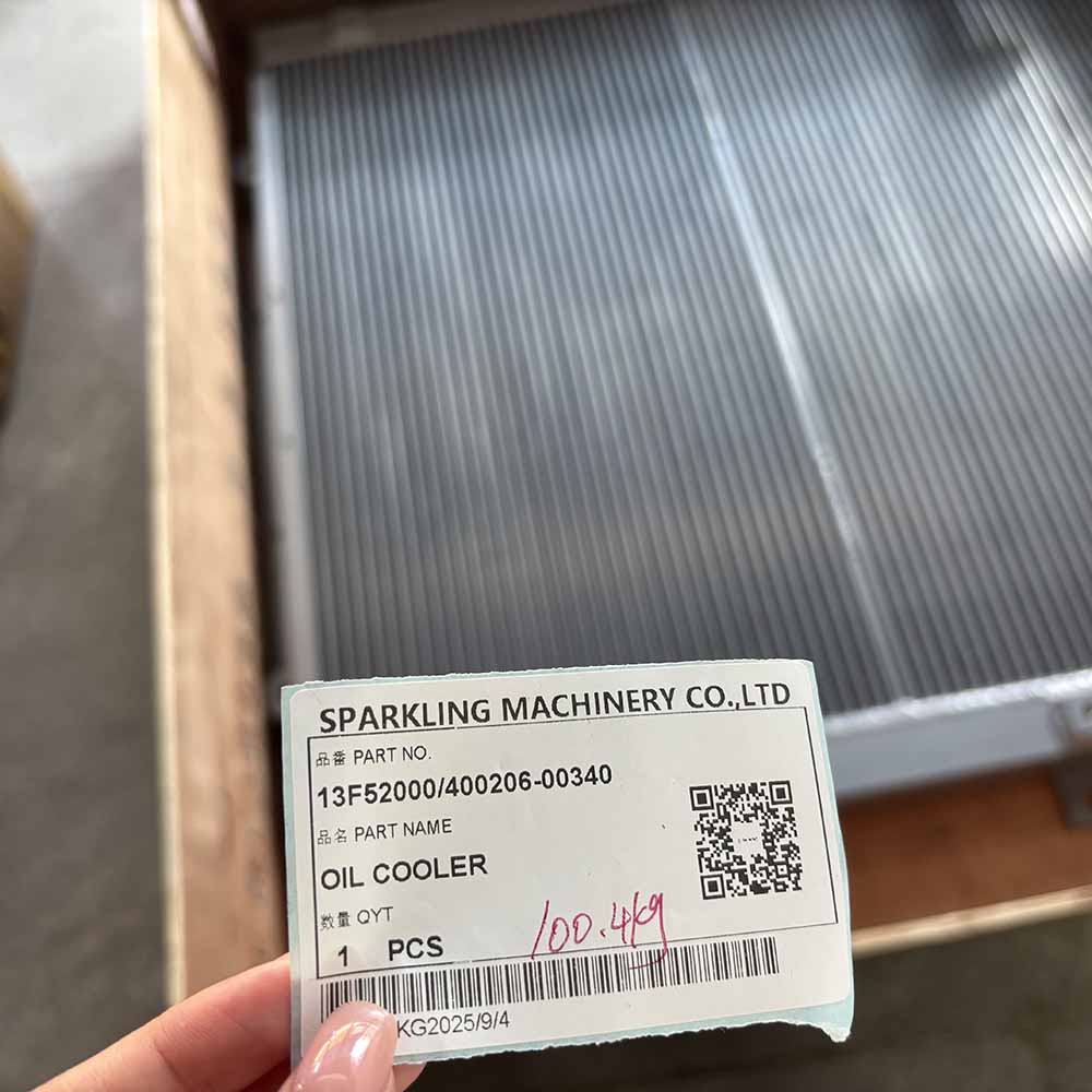 Doosan HIGH-QUALITY EXCAVATOR PARTS MADE IN CHINA NEW 13F52000/400206-00340 OIL COOLER SPARKLING MACHINERY