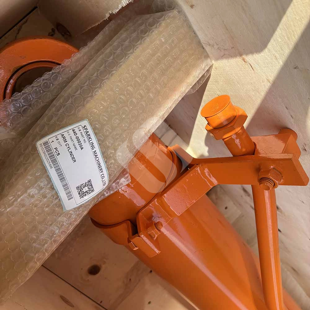 Doosan HIGH-QUALITY EXCAVATOR PARTS MADE IN CHINA NEW 170LC 170W 175LC 180W 440-00020A ARM CYLINDER SPARKLING MACHINERY Doosan HIGH-QUALITY EXCAVATOR PARTS MADE IN CHINA NEW 170LC 170W 175LC 180W 440-00020A ARM CYLINDER SPARKLING MACHINERY