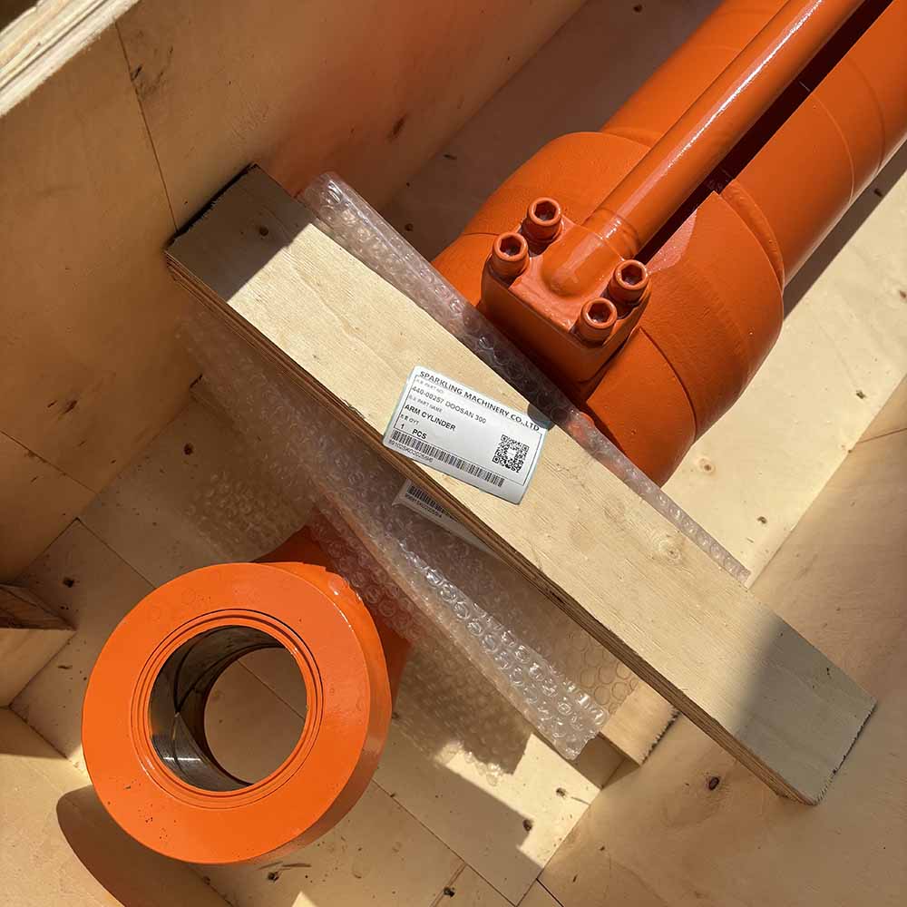 Doosan HIGH-QUALITY EXCAVATOR PARTS MADE IN CHINA NEW 440-00257 DOOSAN 300 ARM CYLINDER SPARKLING MACHINERY