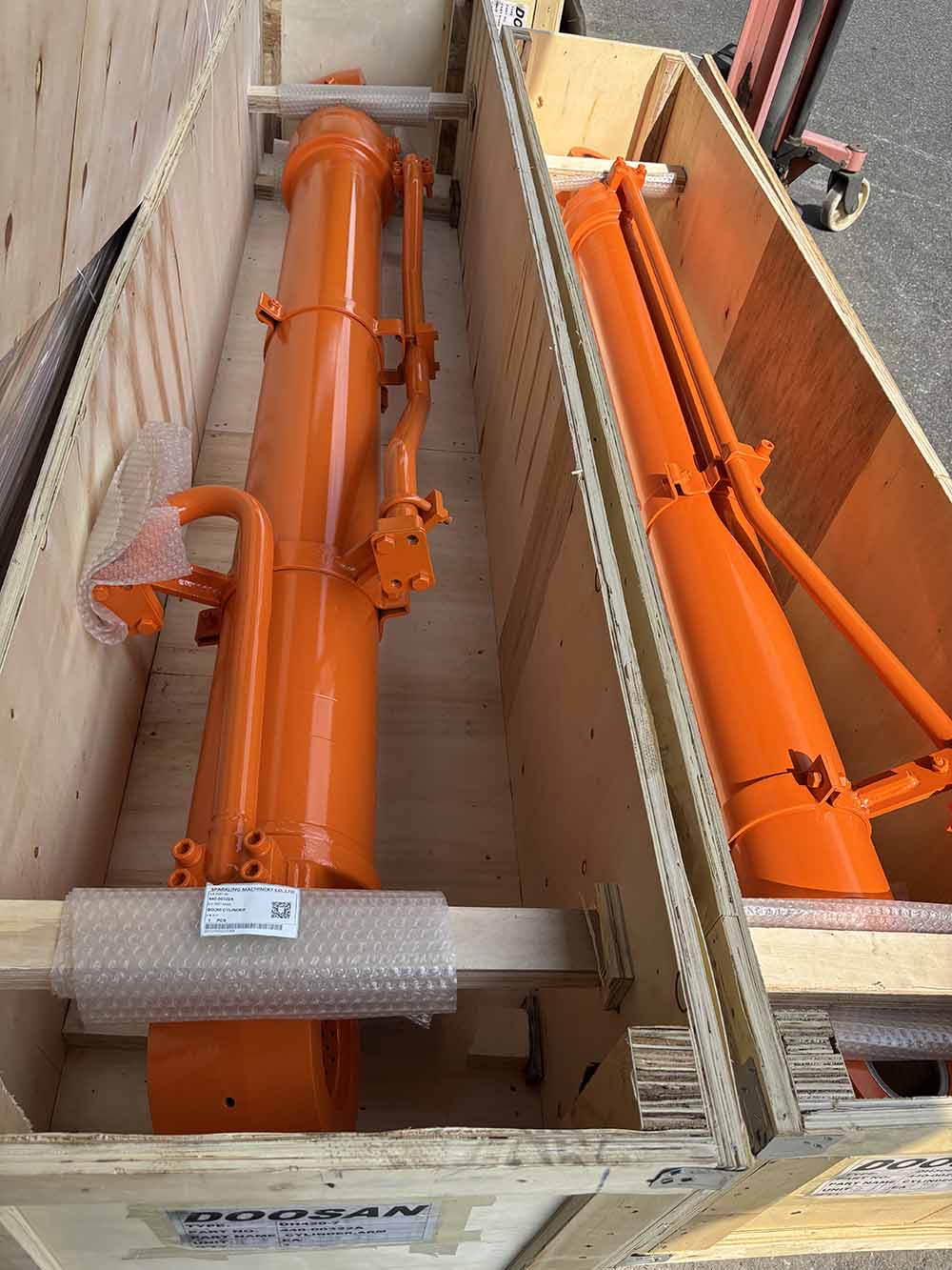 Doosan HIGH-QUALITY EXCAVATOR PARTS MADE IN CHINA NEW 420LC 440-00322A BOOM CYLINDER SPARKLING MACHINERY