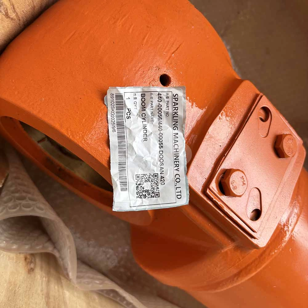 Doosan HIGH-QUALITY EXCAVATOR PARTS MADE IN CHINA NEW 400LC 420LC 440-00055 440-00055 DOOSAN 420 BOOM CYLINDER SPARKLING MACHINERY Doosan HIGH-QUALITY EXCAVATOR PARTS MADE IN CHINA NEW 400LC 420LC 440-00055/440-00055 DOOSAN 420 BOOM CYLINDER SPARKLING MACHINERY
