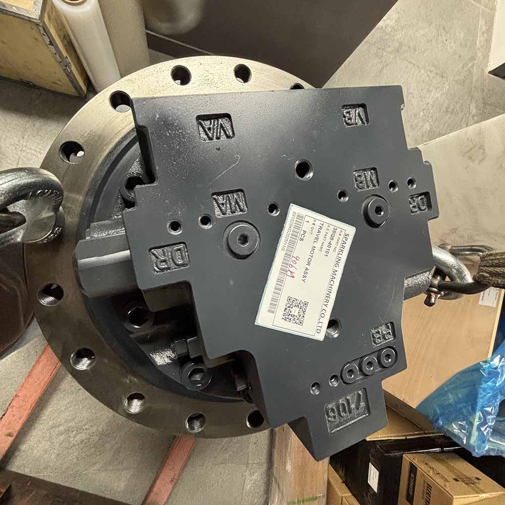 38Q8-40101-Hydraulic-Final-Drive-Motor-for-Hyundai-R290LC-9