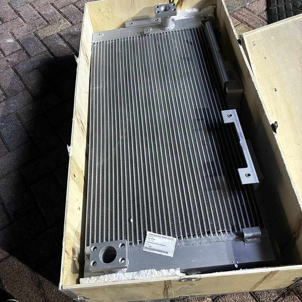 MADE IN CHINA SPARKLING MACHINERY NEW 11Q6-40642 R220 260LC-9S OIL COOLER