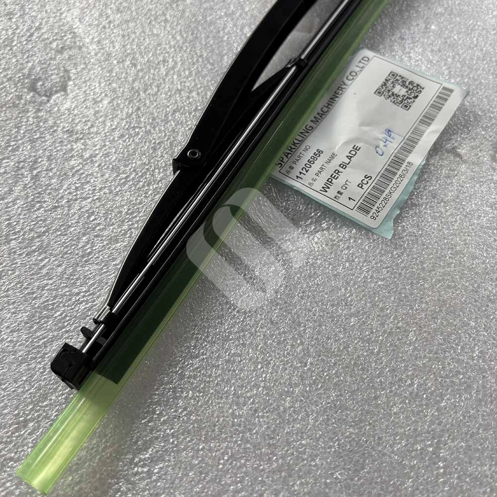 11205856 Heavy-Duty Windshield Wiper Blade for Volvo Wheel Loaders & Haulers 11205856-replacement-all-weather-wiper-blade-for-Volvo-machinery