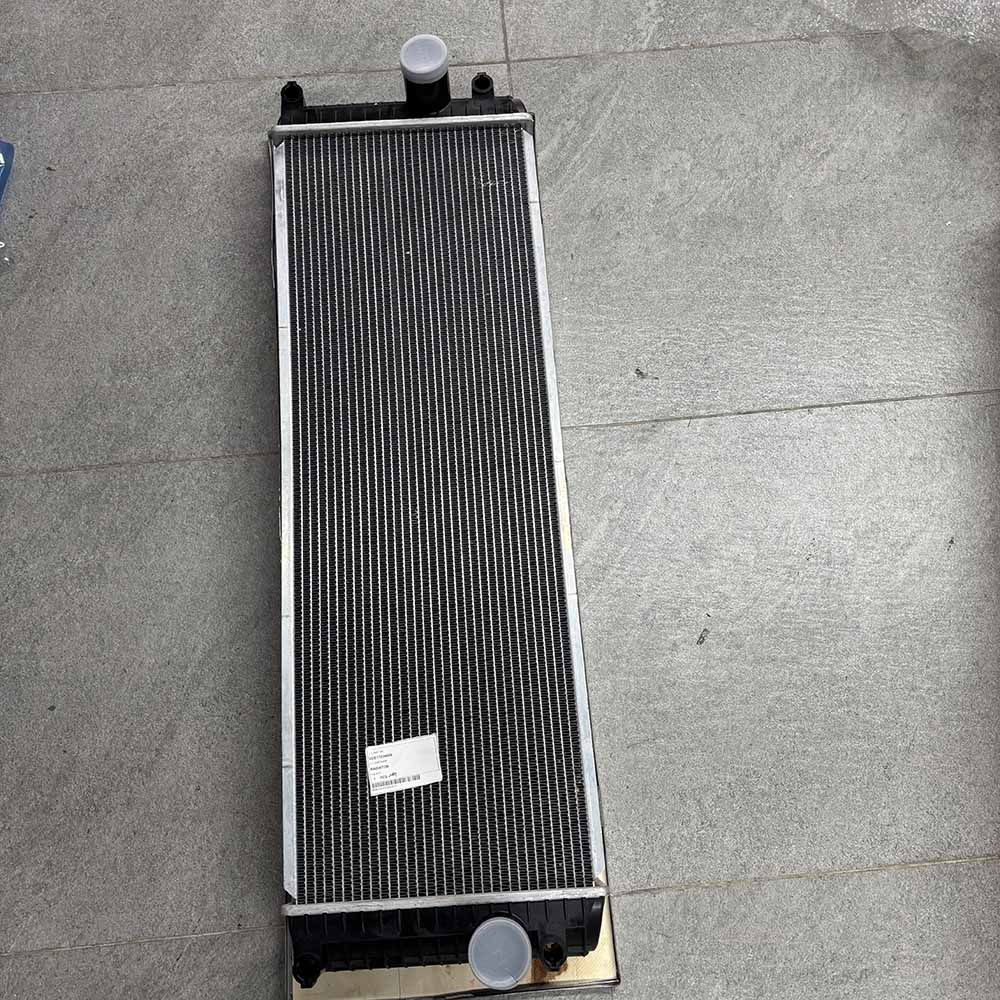 Heavy-duty-engine-radiator-VOE17224008-for-Volvo-PL3005D