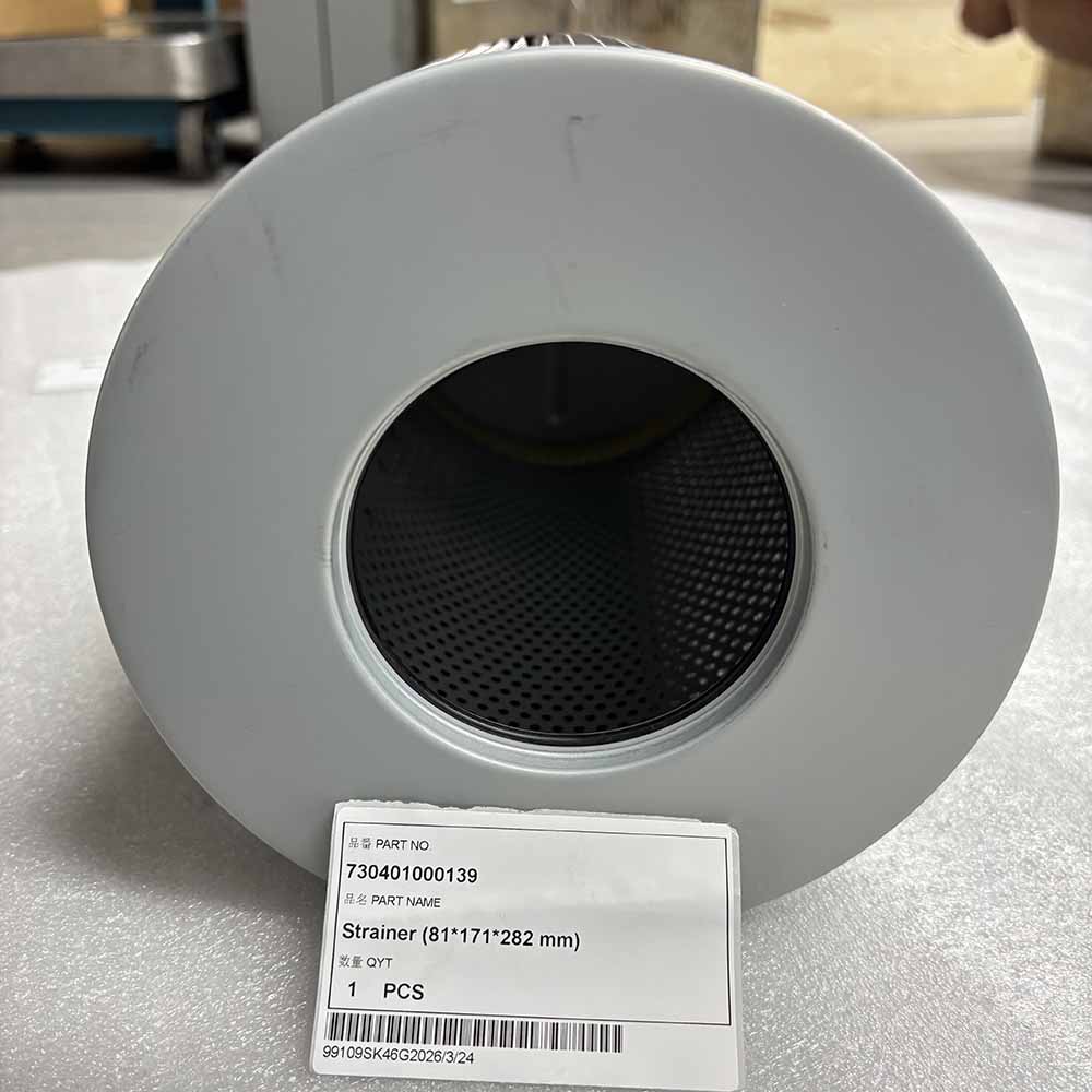 730401000139 Hydraulic Suction Strainer left side