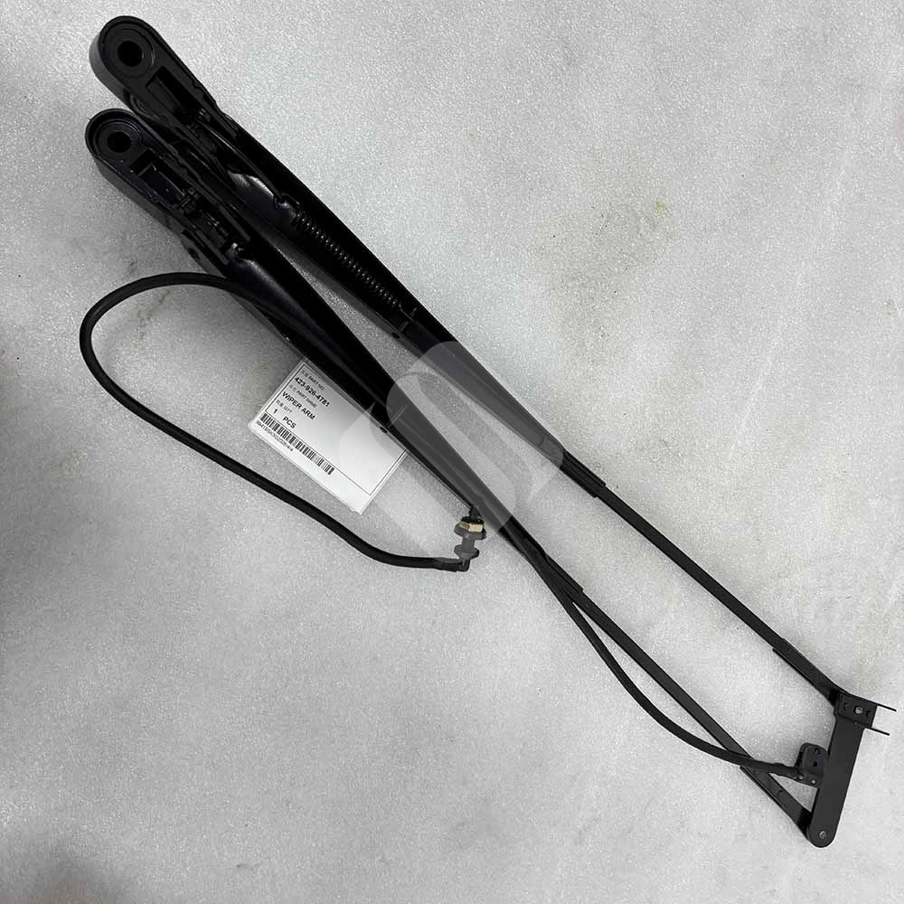423-926-4781 Front Wiper Arm Assembly for Komatsu WA380-6, WA430-6, WA470-6, WA480-6 Two black windshield 423-926-4781 wiper arms with a fluid hose and a product label.