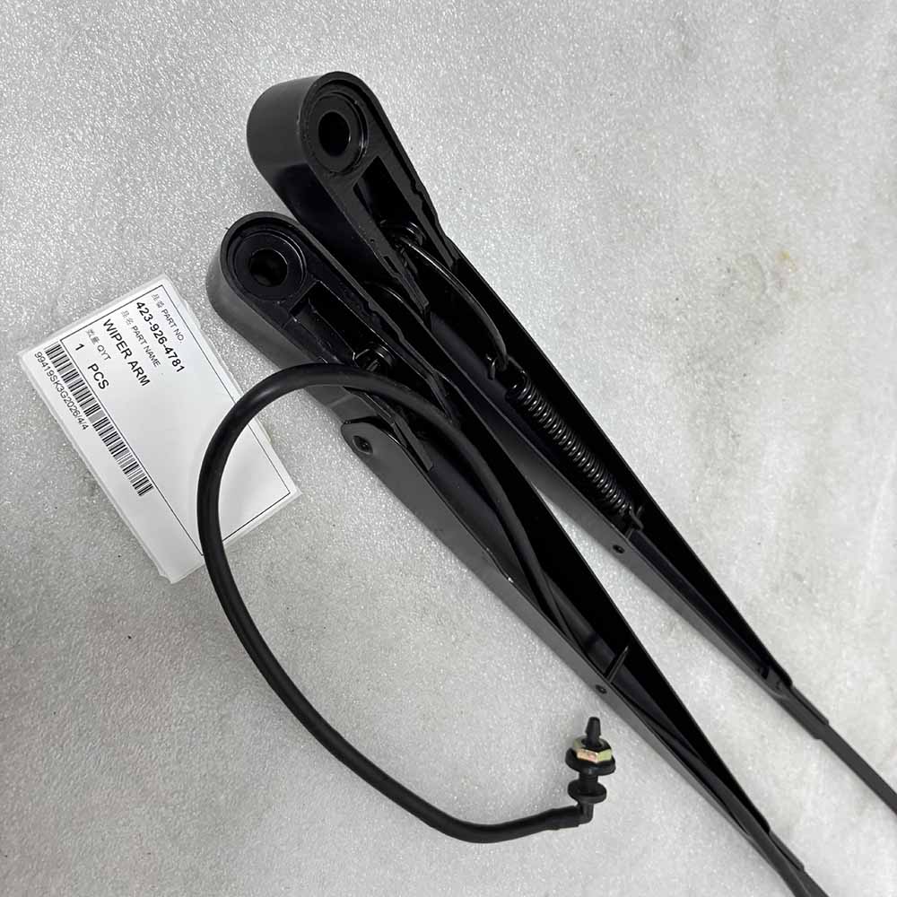 Two black automotive 423-926-4781 wiper arms with a part label.