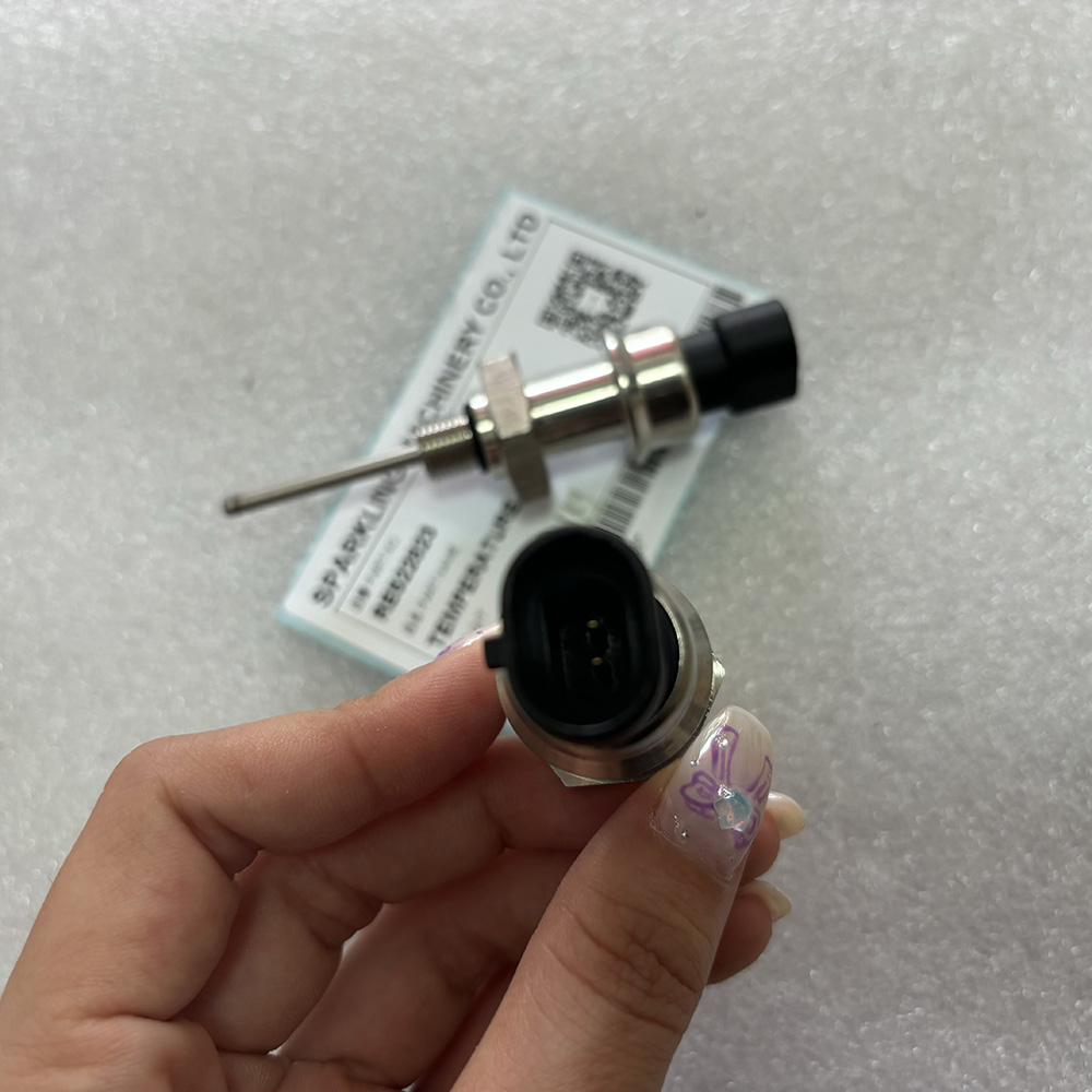John Deere RE522823, temperature sensor, heavy equipment temp sensor, 1210E sensor, 670G temp sensor, 290GLC sensor, 755D sensor, 624K hydraulic sensor, 350DLC engine monitor, 953M temperature sensor, OEM Deere sensor, aftermarket Deere temperature part.