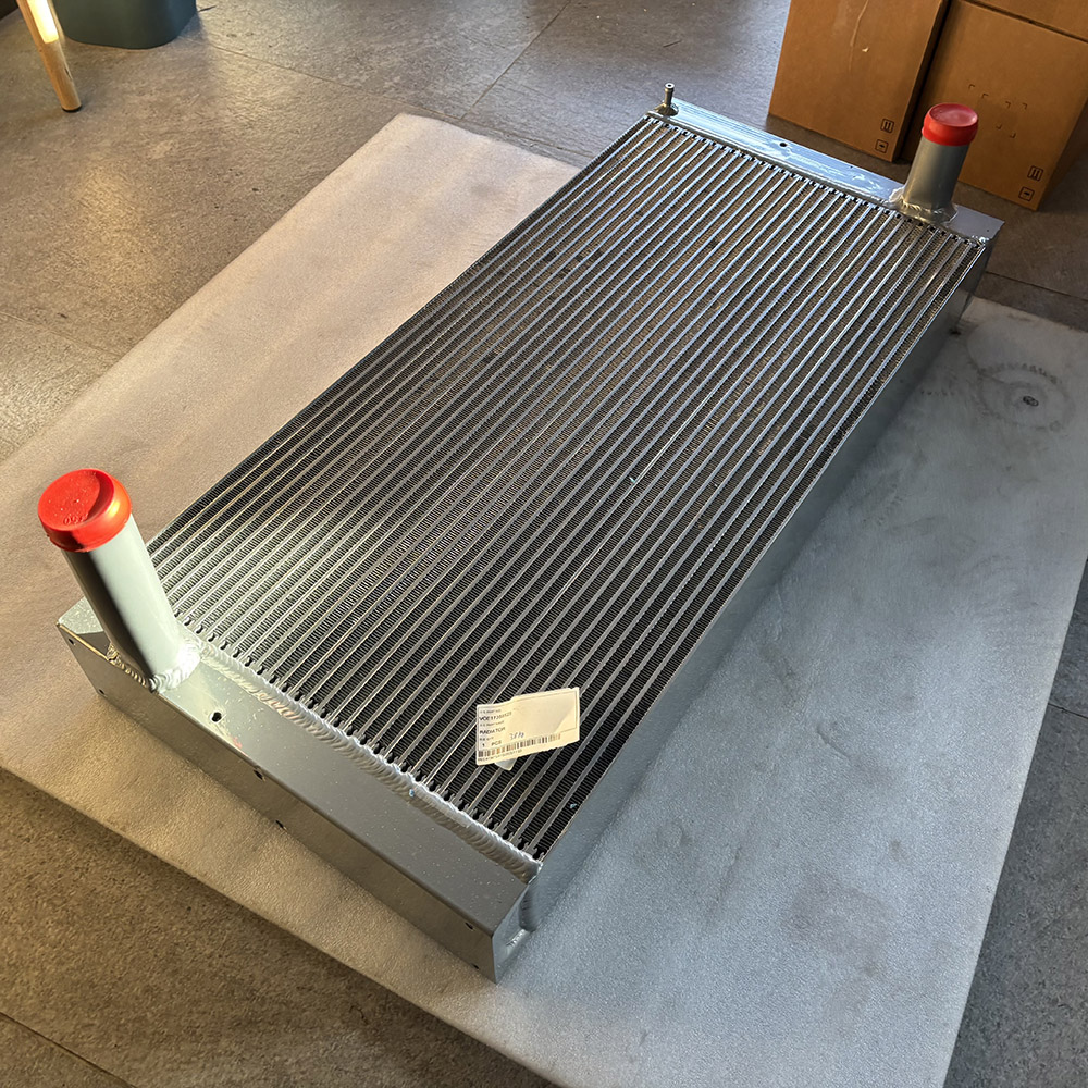 VOE17358525 radiator assembly front view