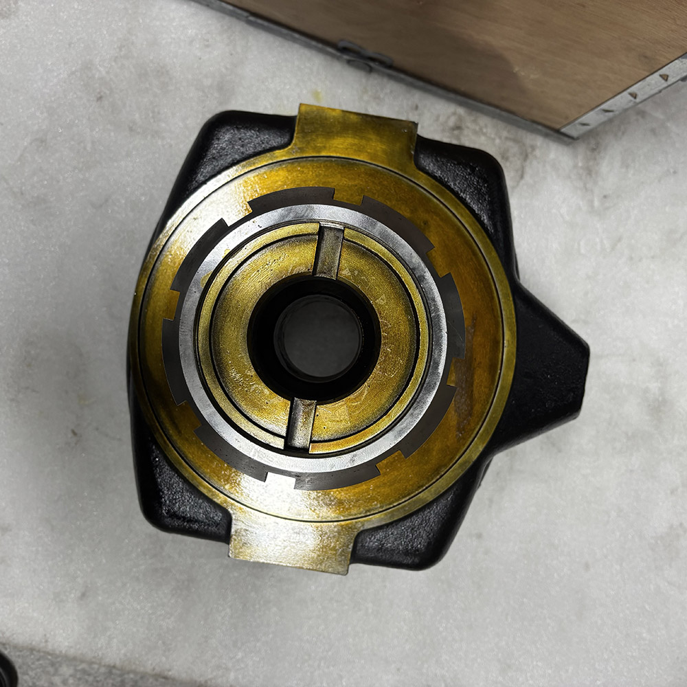 ZGAQ-01236 Joint Housing CPL-RH for Hyundai R200W-7 wheel excavator