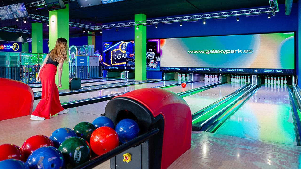Flying Bowling - bowling-games-room Flying Bowling - bowling games room