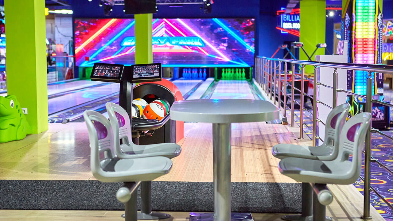Flying Bowling - bowling lanes for home