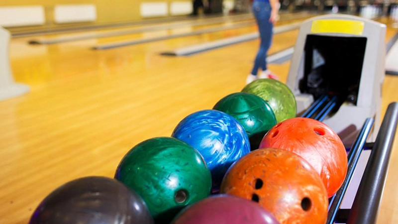 Round 1 Bowling and Arcade Equipment