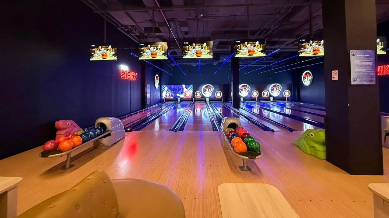 JAMMA turnkey bowling equipment solution for FEC mall hotel and arcade venues
