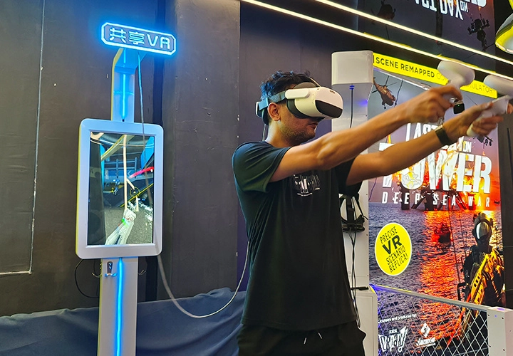 best VR headset for space station games