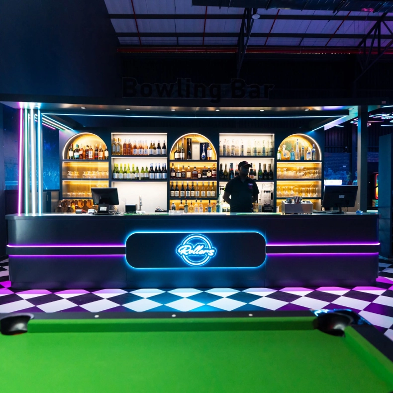 bowling-bar-social-entertainment-zone