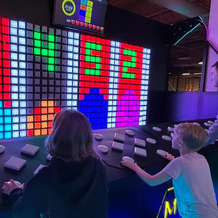control-indoor-led-team-building-push-button-game-lets-move