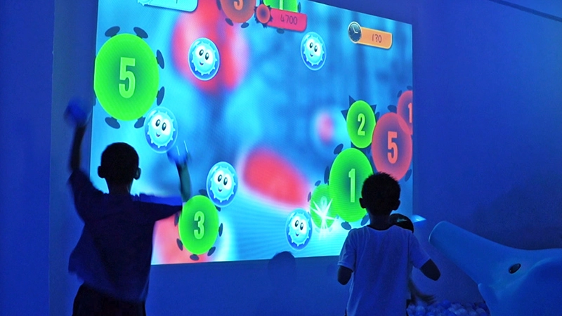 Wall-Mounted Interactive Projector projection games