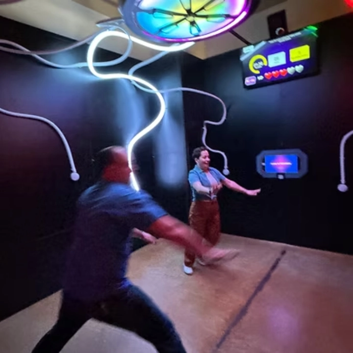 flash-current-reaction-push-button-led-light-strip-game-lets-move