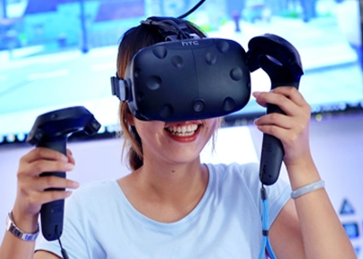 How Can VR Gaming Machines Revitalize Your Mall