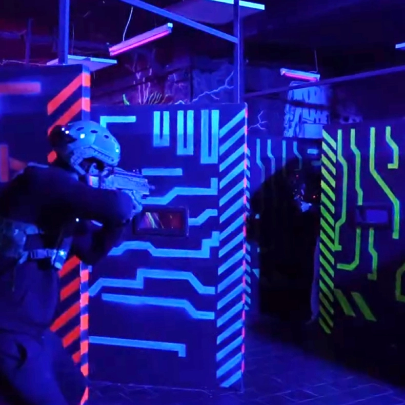 immersive-laser-tag-combat-zone-led-lighting-bizerte