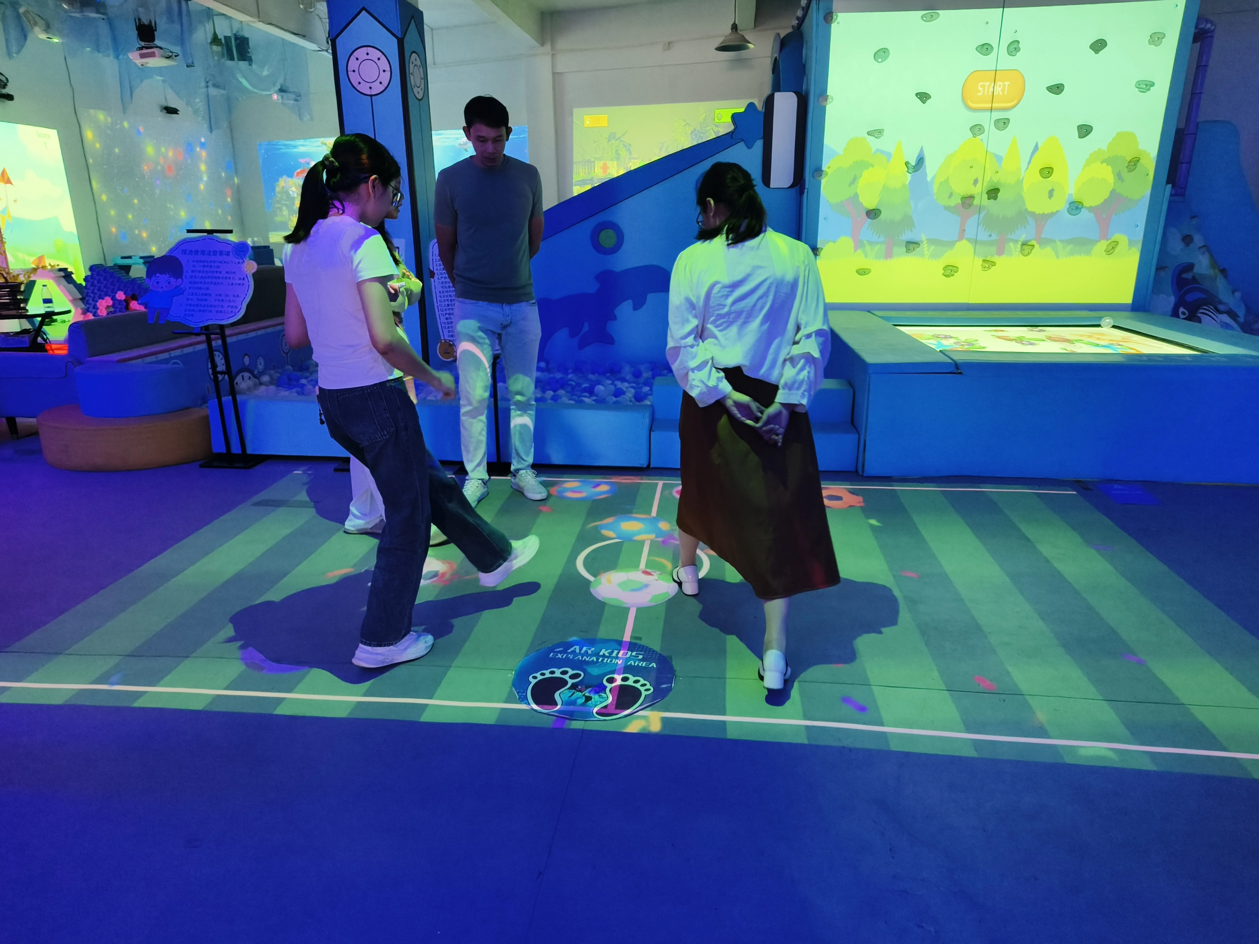 Meet-customers'-needs-for-customized-interactive-floors-and-create-unique-experiences Meet customers' needs for customized interactive floors and create unique experiences